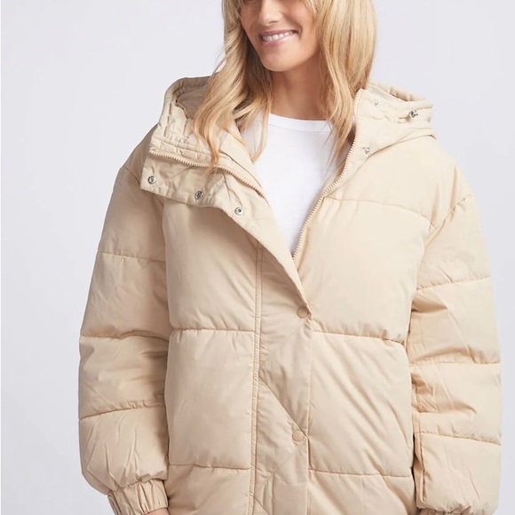 Vero Moda Winter Puffer Jacket in Irish Cream size XS - Picture 2 of 8